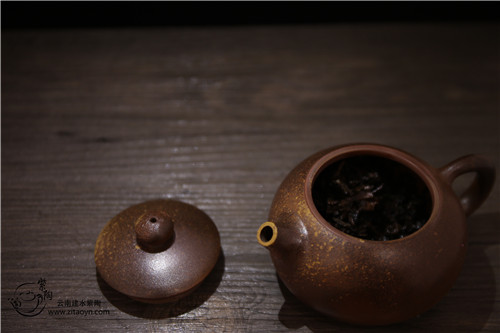紫陶壶与盖碗泡茶有什么不同？